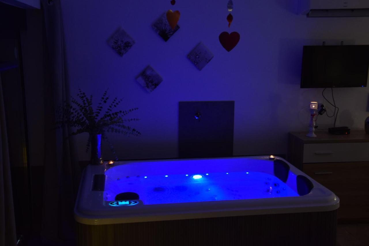 Gites Spa De Charme L Etoile Spa Beynac-et-Cazenac Ngoại thất bức ảnh